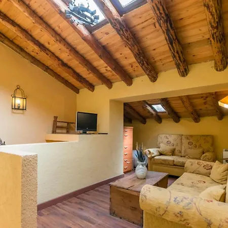 5 Bedroom In La Cardenchosa Holiday home El Alcornocal