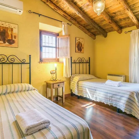5 Bedroom In La Cardenchosa Holiday home