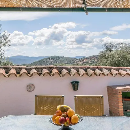 5 Bedroom In La Cardenchosa Holiday home El Alcornocal
