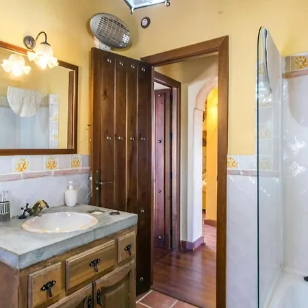 5 Bedroom In La Cardenchosa El Alcornocal